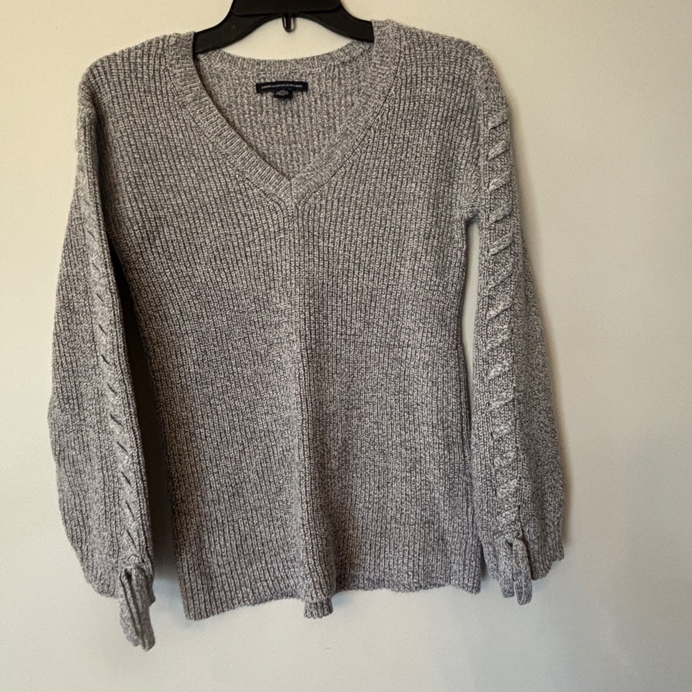 American Eagle Outfitters Gray V-Neck Cable Sleeve Sweater